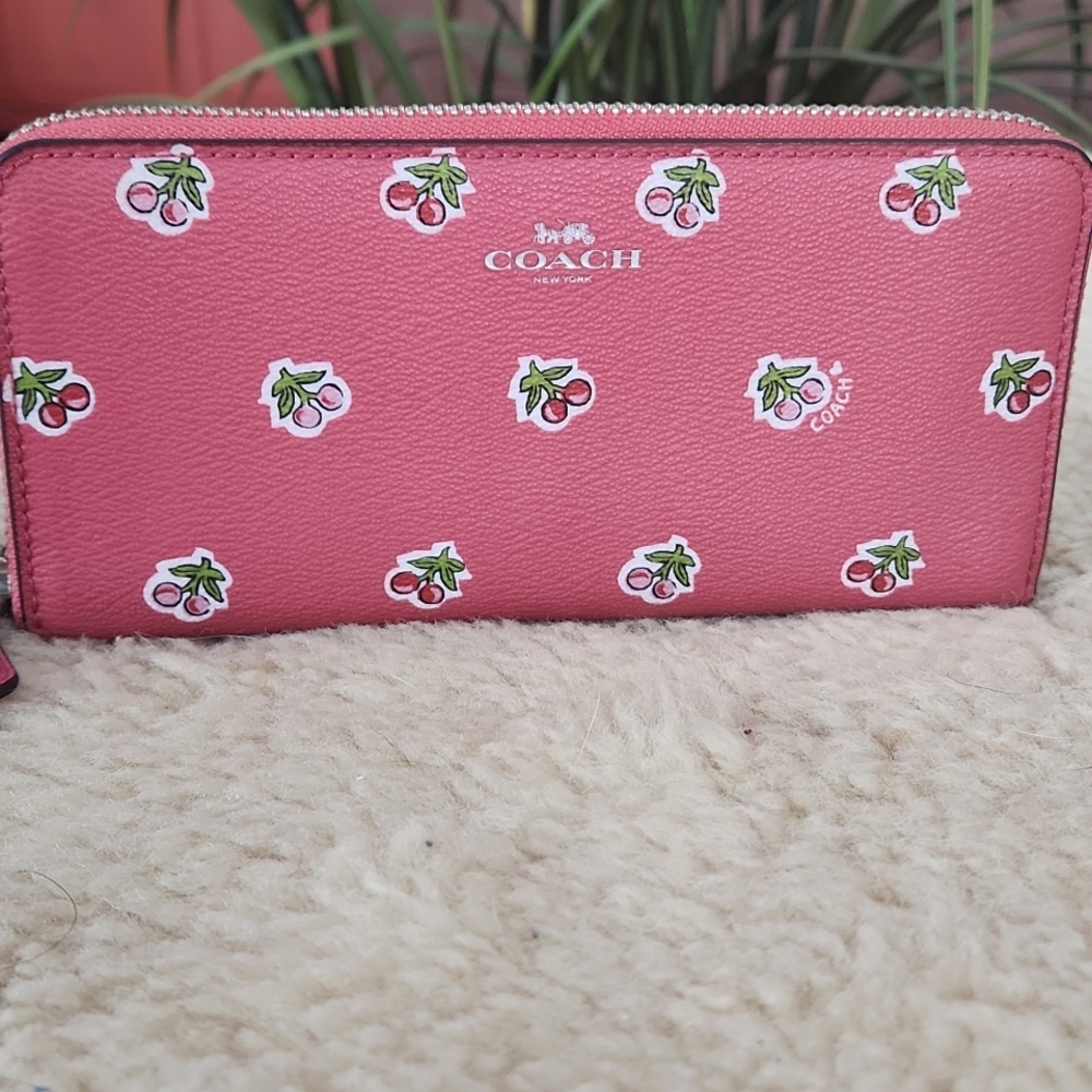 Adorable Coach Pink Leather Cherries 3/4 Zip Around Long Wallet 🍒🩷🍒❤️